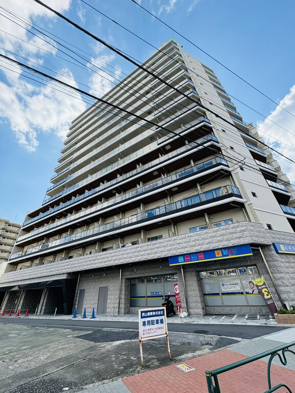 【スプランディッド西日暮里の建物外観】