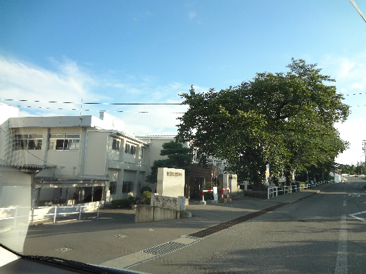 【上伊那郡箕輪町大字中箕輪のアパートの小学校】