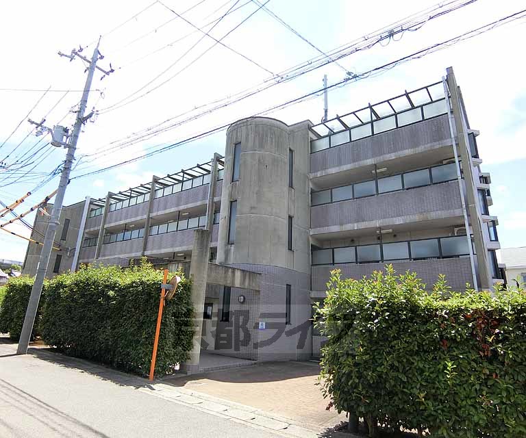 【向日市寺戸町のマンションの建物外観】