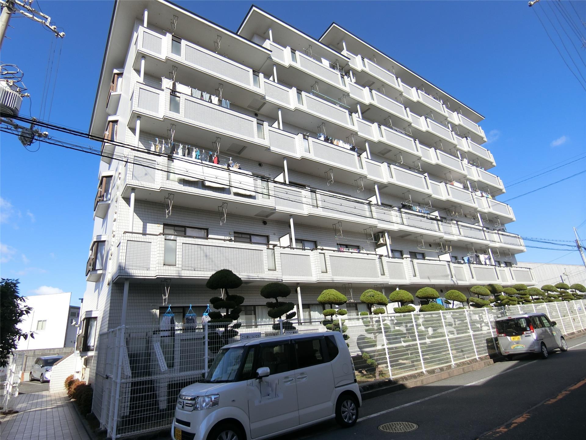 【メゾンエスポアール（東大阪）の建物外観】