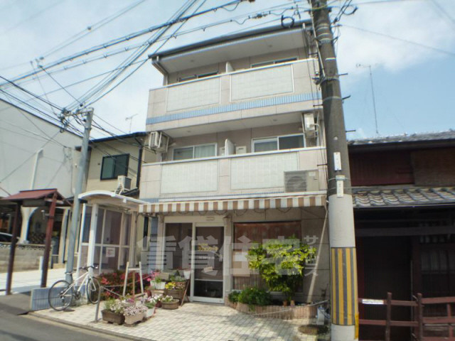 京都市上京区若松町のマンションの建物外観