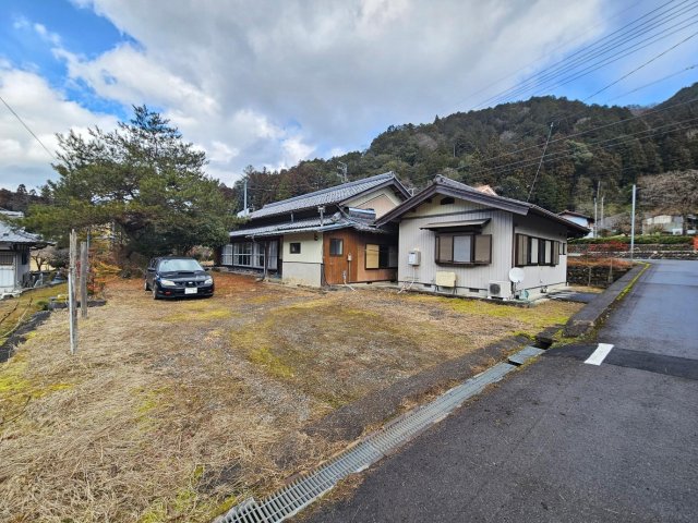 郡上市八幡町吉野　戸建ての建物外観