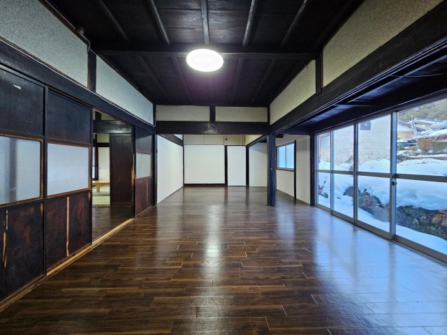 【郡上市八幡町吉野　戸建ての居室・リビング】