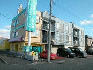 札幌市北区篠路六条のアパートの建物外観