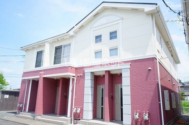 須賀川市古河のアパートの建物外観