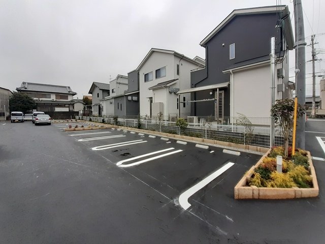 【香芝市上中のアパートの駐車場】