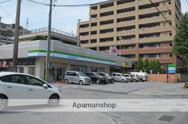 コンビニ　ファミリーマート（コンビニ）まで1201m