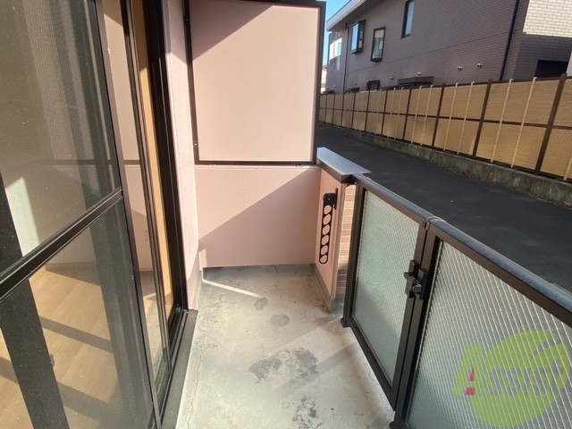 バルコニー　バルコニーが付いて晴れた日は洗濯物が干せますね