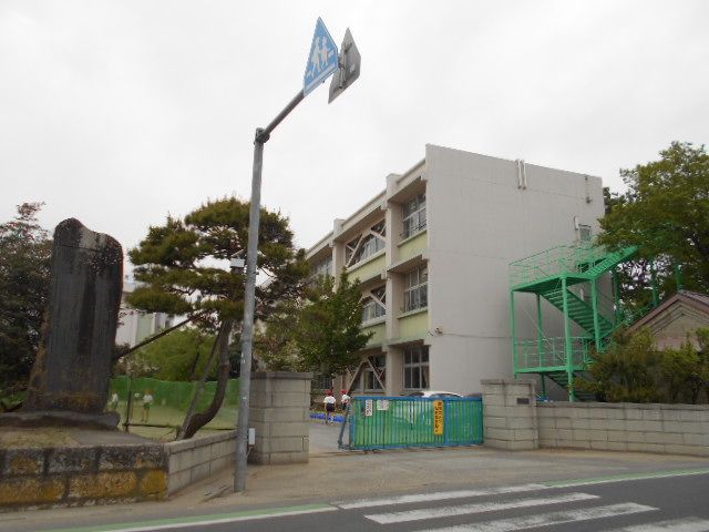 小学校　春日部市立武里小学校（小学校）まで472m