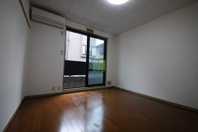 居室・リビング　参考写真　該当部屋は２面採光