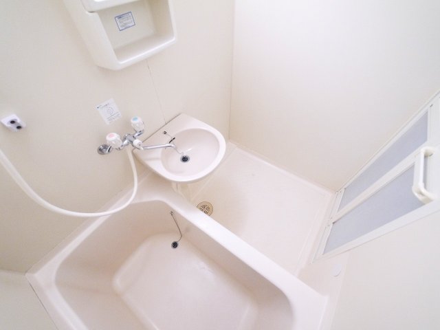 バス・シャワールーム　お風呂で日々の疲れを落としましょう