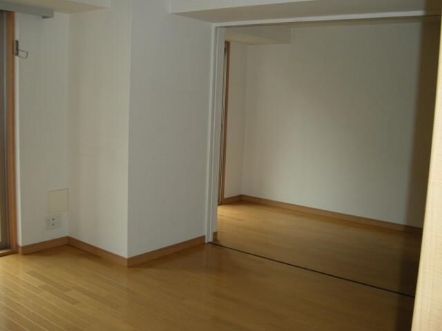 居室・リビング　写真は同タイプ住居です