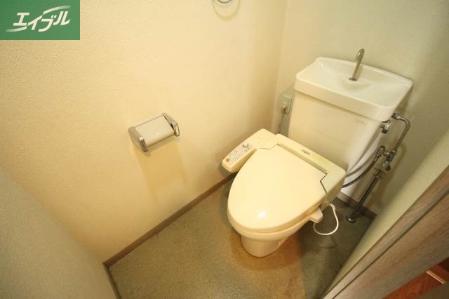 トイレ　温水洗浄便座設置済み