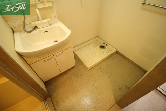 洗面設備　独立洗面台付です