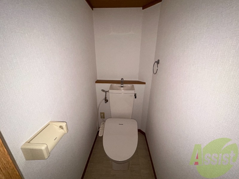 トイレ　トイレは温水洗浄便座となっており、快適にお使いいただけます。