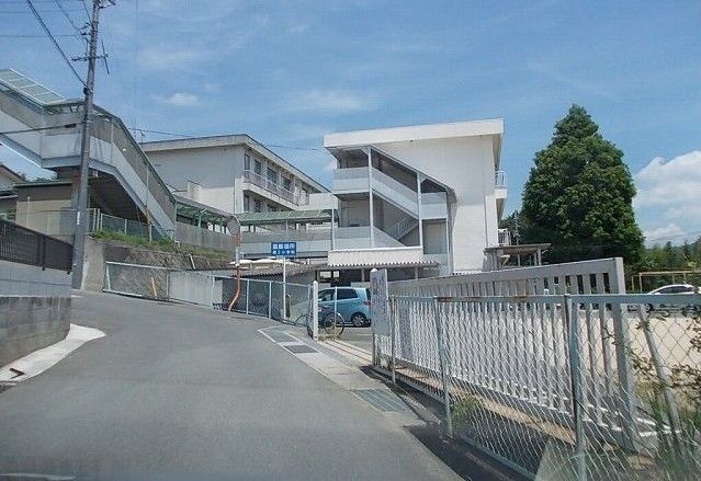 小学校　熊野第２小学校（小学校）まで850m