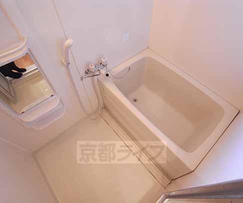 バス・シャワールーム　広々としたお風呂です。