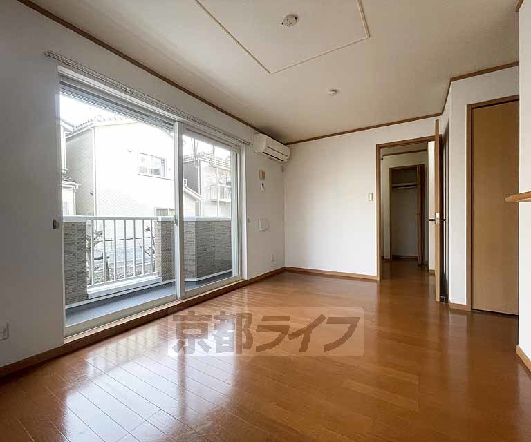 ＪＲ東海道本線 長岡京駅 徒歩35分 2階建 築22年の居間写真