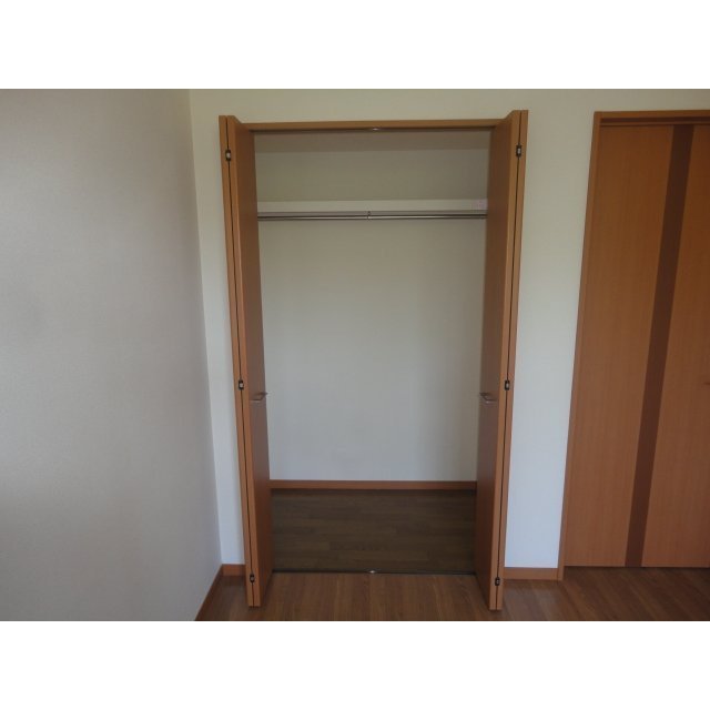 その他設備　【北側洋室収納】