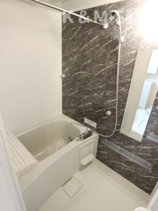 バス・シャワールーム　落ち着いた空間のお風呂です