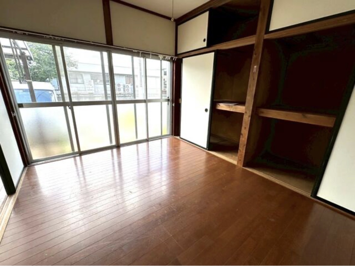 森新田アパートB棟の居間写真