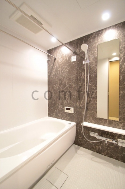 バス・シャワールーム　追焚・浴室乾燥付きバス