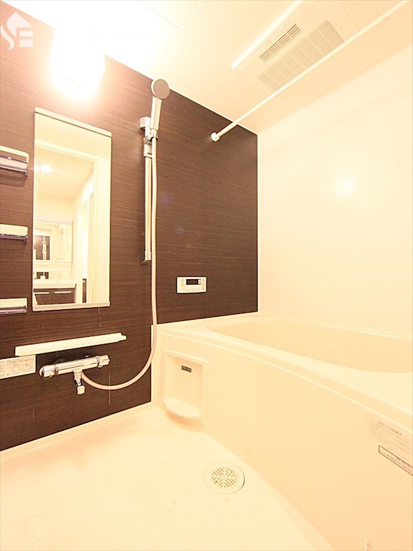 バス・シャワールーム　バスルーム