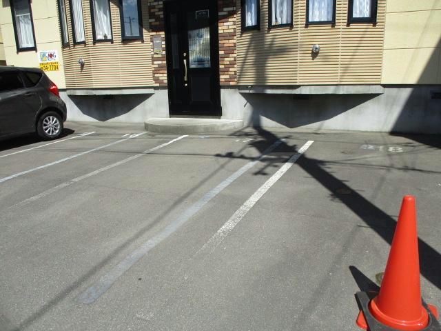 駐車場　駐車場