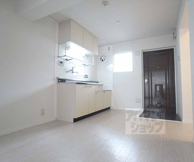 居室・リビング　２年前に１ＬＤＫ改装したお部屋の参考写真です。