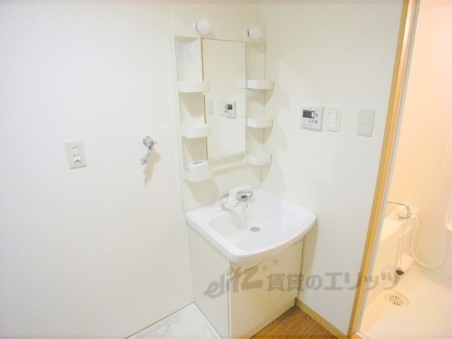 洗面設備　独立洗面台があるのは嬉しいです。