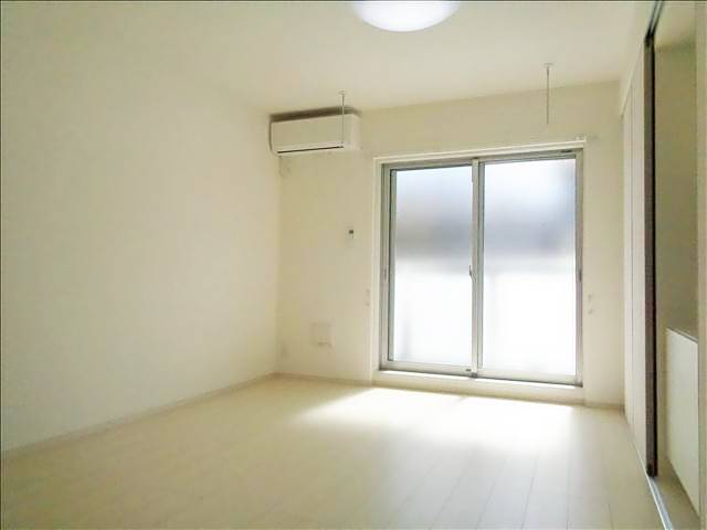 居室・リビング　洋室７．６帖あります。