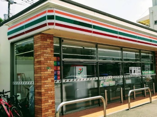 コンビニ　セブンイレブン広島大芝1丁目店（コンビニ）まで222m