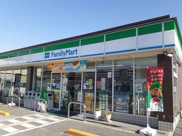 コンビニ　ファミリーマート西脇上野店（コンビニ）まで146m