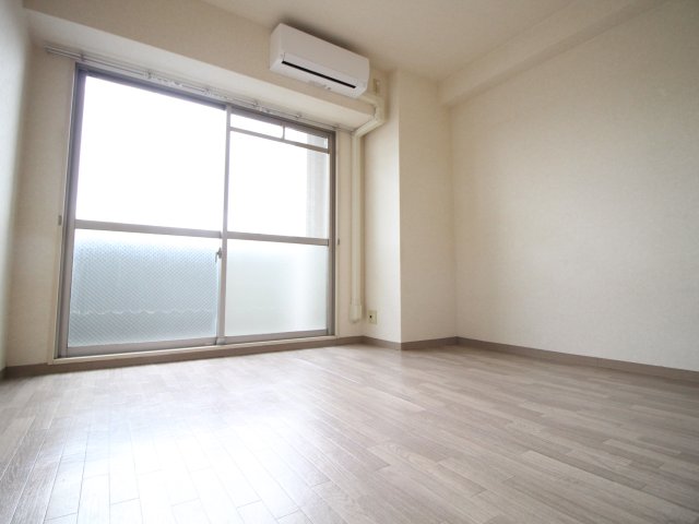 その他　スタンダードな洋室です