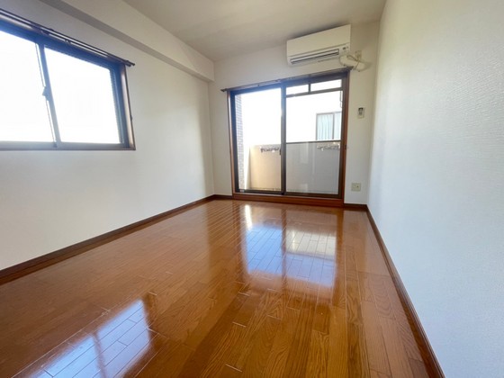 居室・リビング　※別部屋の写真です