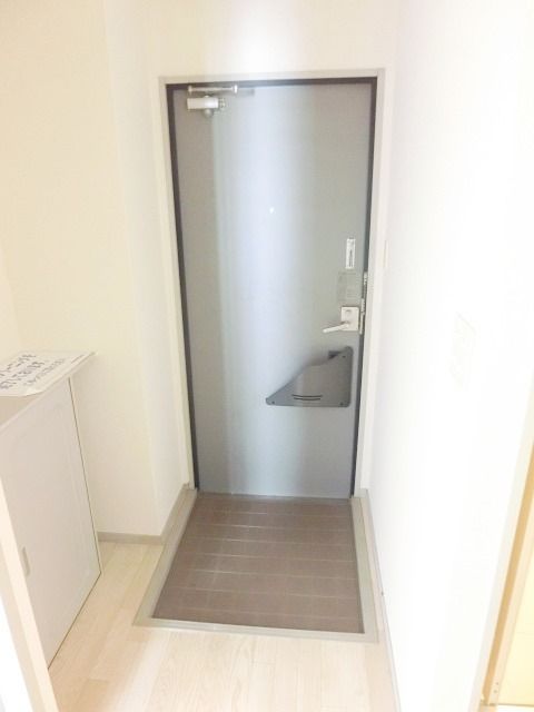 玄関　シューズボックス付きの玄関です。
