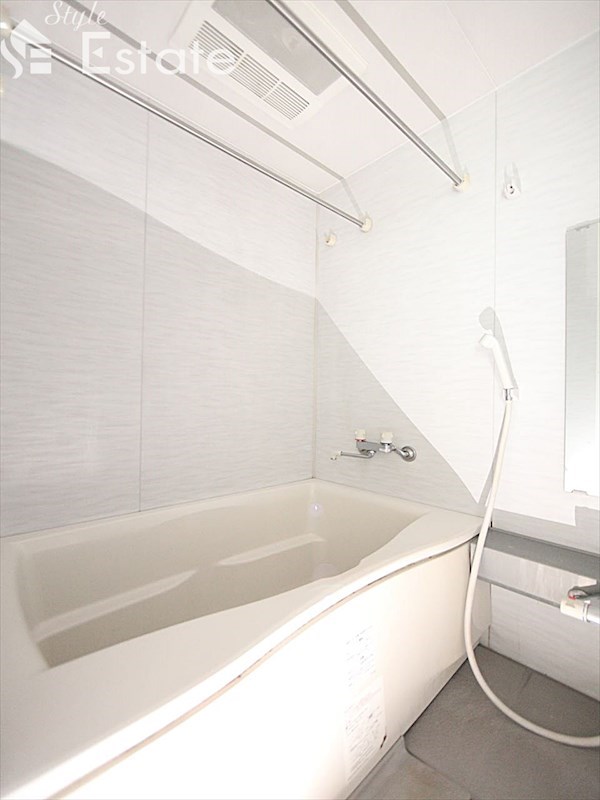 バス・シャワールーム　バスルーム