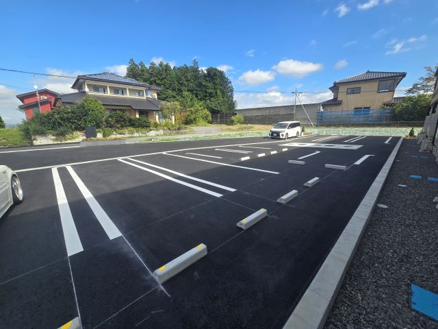 駐車場　建築中につき同タイプ物件写真を掲載しております