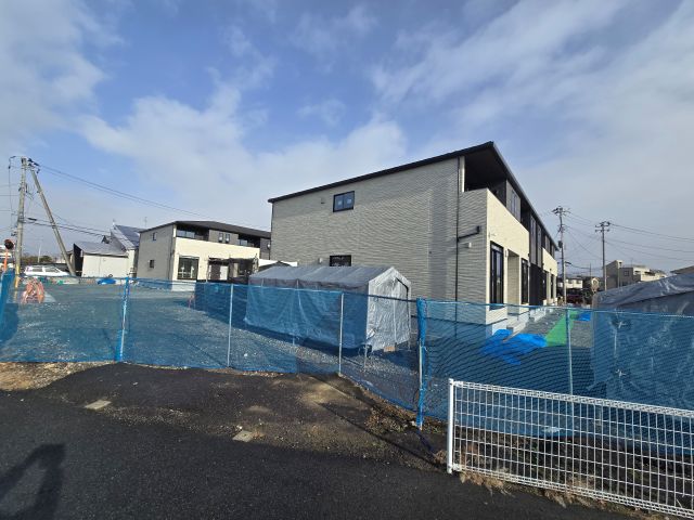 建物外観　建築中：2025年12月末撮影