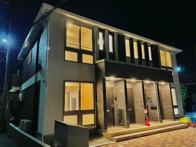 建物外観　外観写真（夜）