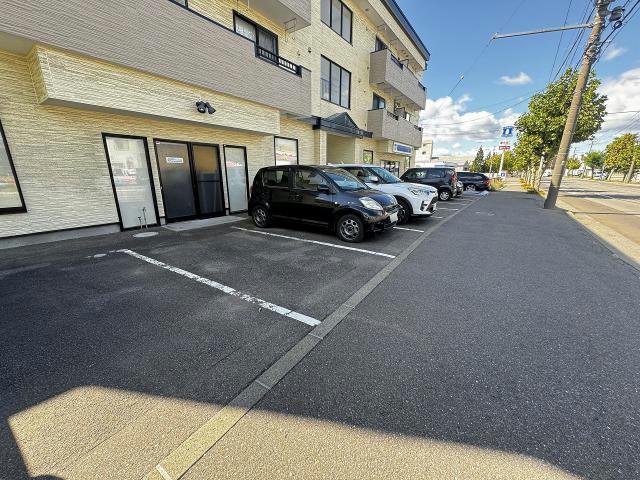 駐車場　駐車場