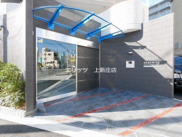 エントランス　駐車場