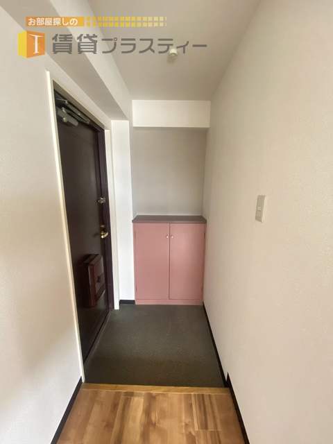 玄関　シューズボックス付き。