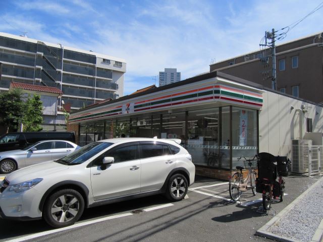 コンビニ　セブンイレブン（コンビニ）まで30m