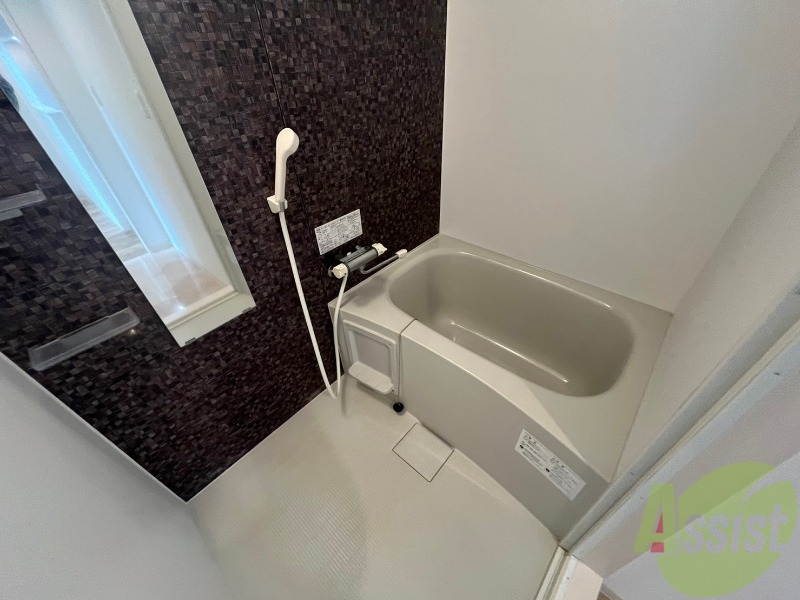 バス・シャワールーム　お風呂になります。一日の疲れを癒してくださいね。