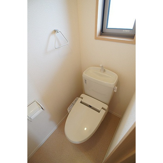 トイレ　※写真は同型別室のものです。現況優先となります。