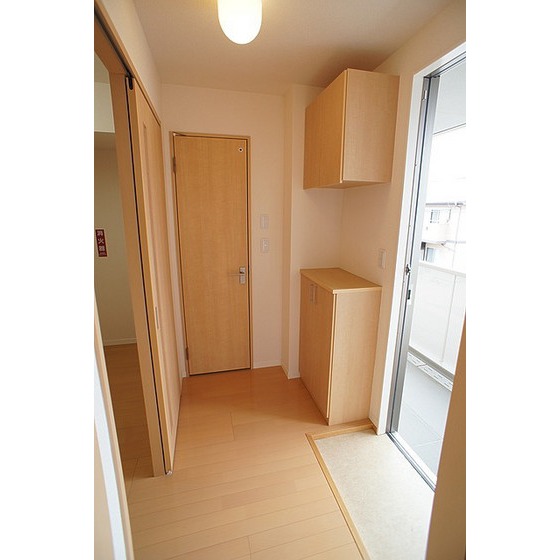 玄関　※写真は同型別室のものです。現況優先となります。