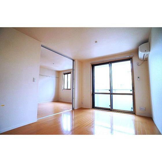 居室・リビング　※写真は同型別室のものです。現況優先となります。