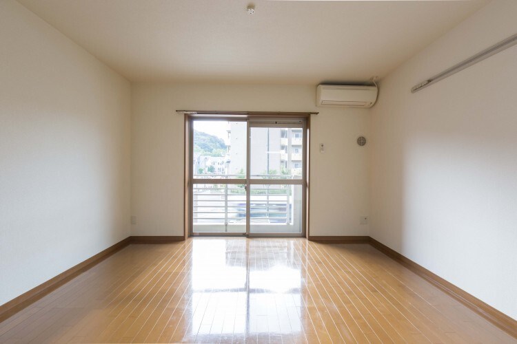 居室・リビング　フローリング仕様の綺麗なお部屋です。