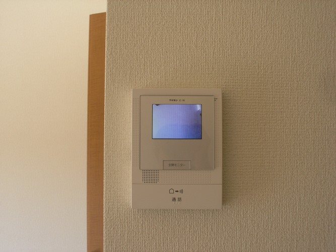 セキュリティ　TVモニターホンで来訪者の確認ができます